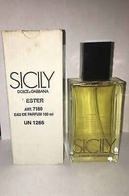Oriental-Musky Family. Notes includes: Sicilian Bergamot, Honeysuckle, Jasmine, Black Pearl Rose, Hibiscus, Heliotrope, Sandalwood, Musk. An extraordinary scent, sexy and smooth. A must have in any woman's fragrance wardrobe.