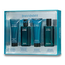 Davidoff launched the legendary fragrance Davidoff Cool water for men in 1988. This scent revolutionized men’s fragrances thanks to the air of freshness injected into the mixture. This sharp and intense cologne manages to combine a crispness that resonates with men from all walks of life. Men around the world reach for cool water. Davidoff and perfumer Pierre Bourdon are the masterminds