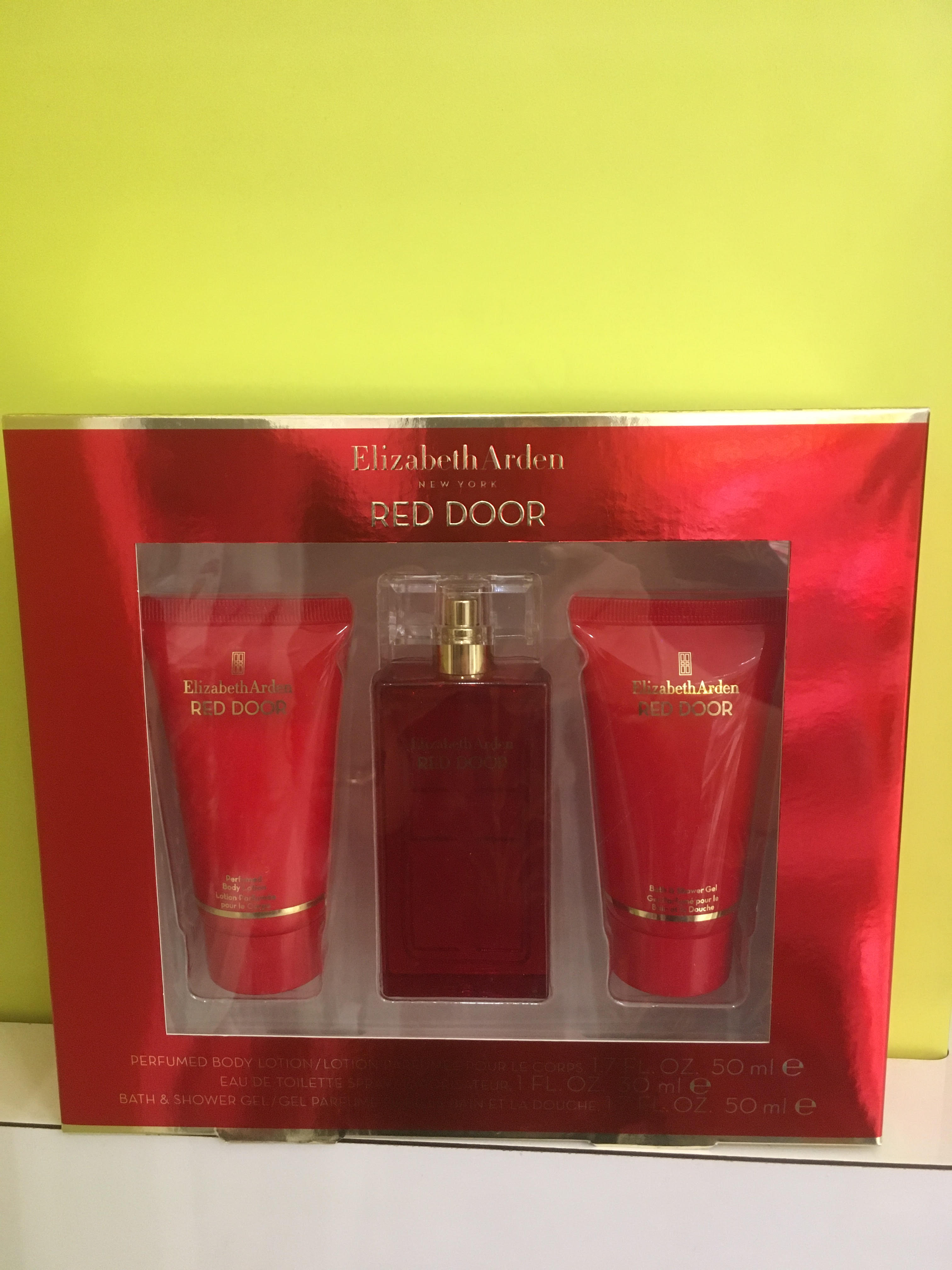 Set - Elizabeth Arden Red Door Eau De Toilette Gift Set